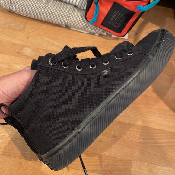 Cariuma All Black Canvas High Sneaker - Picture 4 of 10